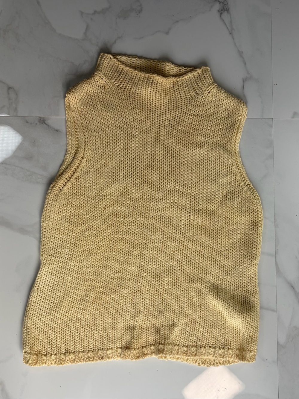 St. John’s Bay Butter Yellow Sleeveless Mock Neck Knit Sweater Medium